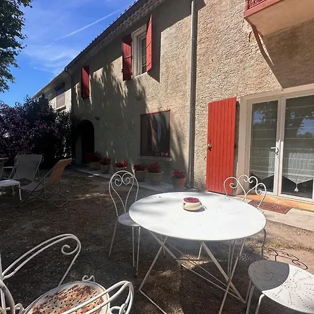 De La Cave Charme Provencal Avec Jardin A Apartmán