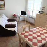 De La Cave Charme Provençal Avec Jardin à Aigues-Mortes
